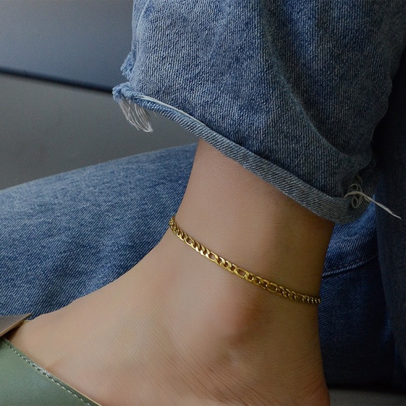 14KT Gold Plated Figaro Chain Anklet - Picture 8 of 10